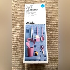 Room Essentials 8-Piece Kitchen Utensil Set & Holder Pink - New in Box